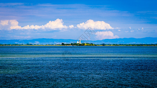 夏日的格拉多泻湖图片