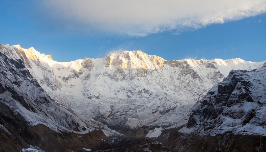 Annapurna基地营的Andanpurna山一早观望图片