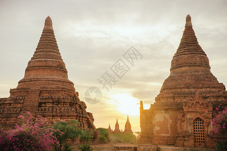 缅甸蒲甘古佛寺建筑图片