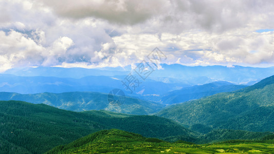 照片来自喀尔巴阡山脉地貌图片