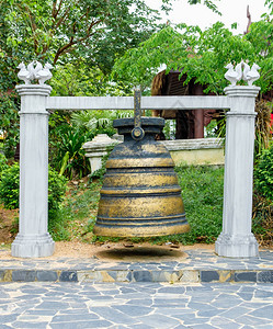 泰国传统大铜钟图片