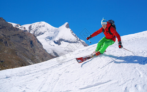 高山瑞士Datyhorn地区滑雪图片