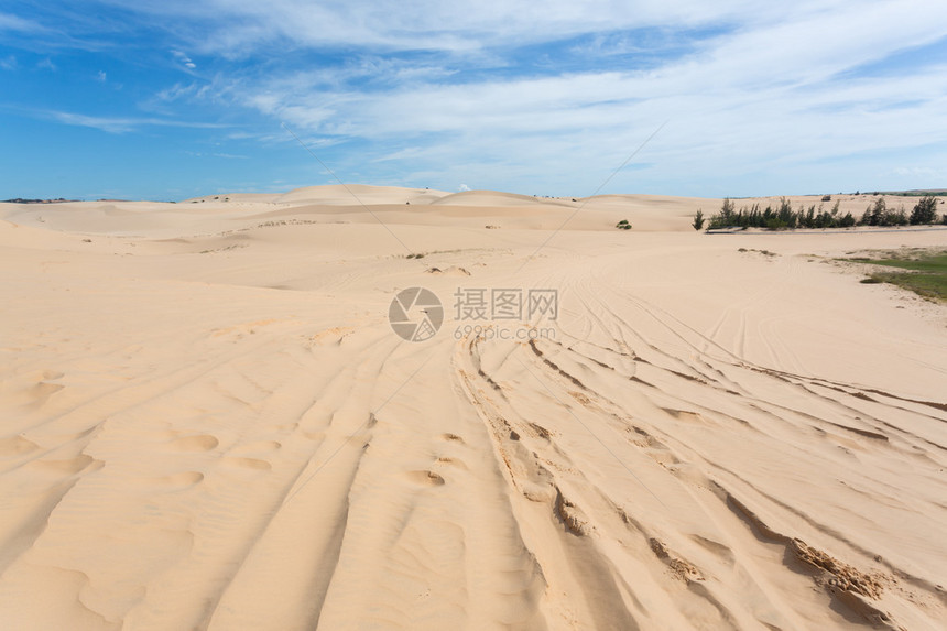 越南美奈的白色沙丘漠图片