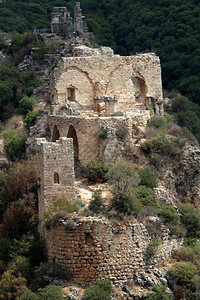 以色列北部十字军战士古老堡垒的永久废墟图片