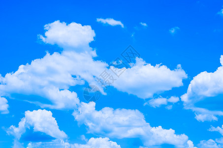 云在天空中图片
