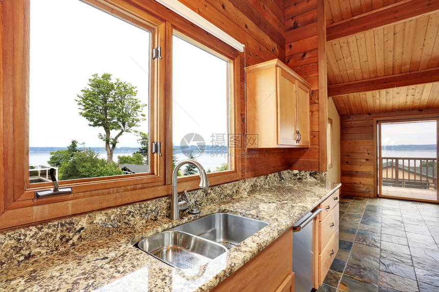 Wooden修剪家用露天地板计划有花岗岩顶和木板的厨房图片