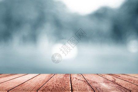 背景白模糊自然背景的空木质表格图片