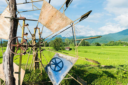 泰国农村稻田的Turbine图片