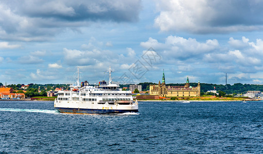 HelsingorHelsingborg渡轮和丹麦Kron图片