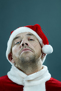 穿着圣诞老人服装的人肖像傲慢图片