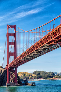 旧金山湾金门大桥的景色图片
