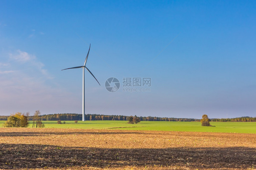 春天或秋天的风景图片