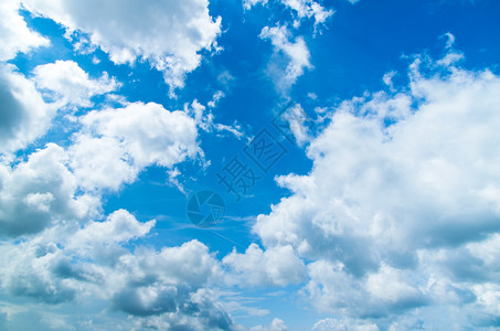 蓝天背景白色的小云图片