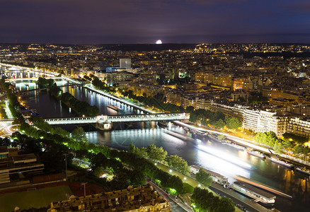 从埃菲尔铁塔看巴黎夜景图片