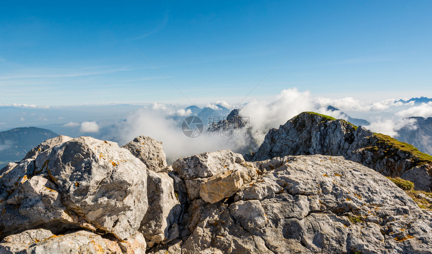 斯多尔Stol是斯洛文尼亚Karavanke最可怕的山峰图片