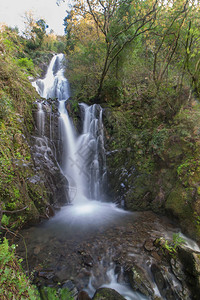 葡萄牙Piodao山自然瀑布葡图片