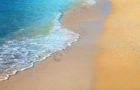 黄海沙上美丽的波浪在图片