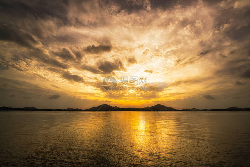 海景美丽日出图片