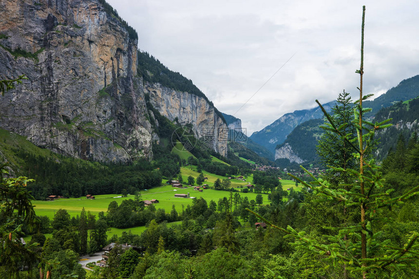 瑞士伯尔尼州因特拉肯区Lauterbrunnen山谷的图片