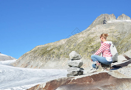 旅行者对抗罗纳冰川瑞士图片