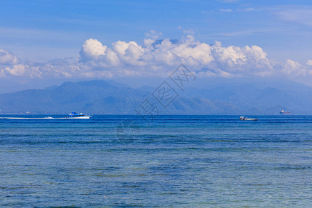 印度尼西亚NusaLembongan岛云中见图片