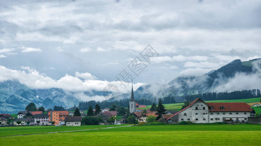 瑞士弗里堡州格鲁耶尔区Prealps山Charm图片