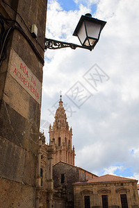 西班牙圣地亚哥大教堂钟楼的图片