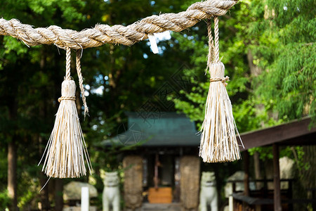 日本寺庙稻草绳图片