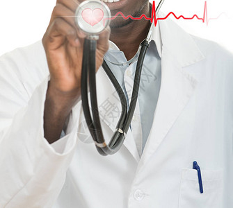 非裔美籍黑人医生有听诊器和心图片