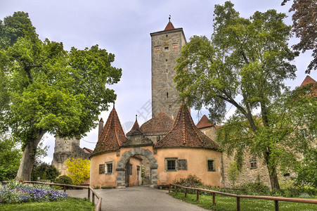 德国罗森堡德陶伯老城的塔楼和历图片