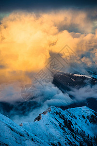 山地滑雪胜地Kaprun奥地利自图片