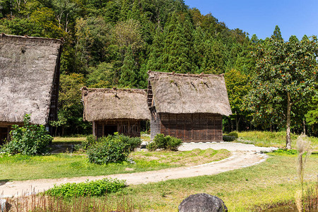 日本老村的房屋图片