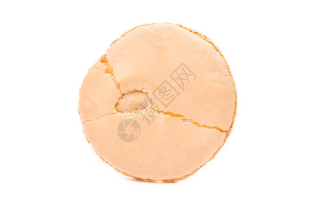 白色背景中带坚果的杏仁饼干图片