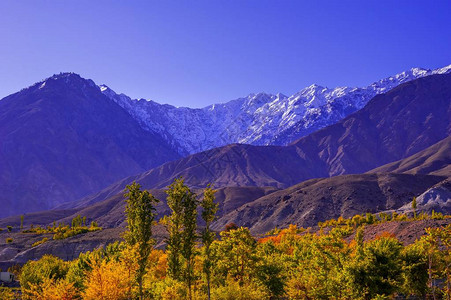 山地风景和山脉自然的山地图片