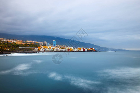 西班牙加那利群岛特内里费岛拉克鲁斯港的景色图片