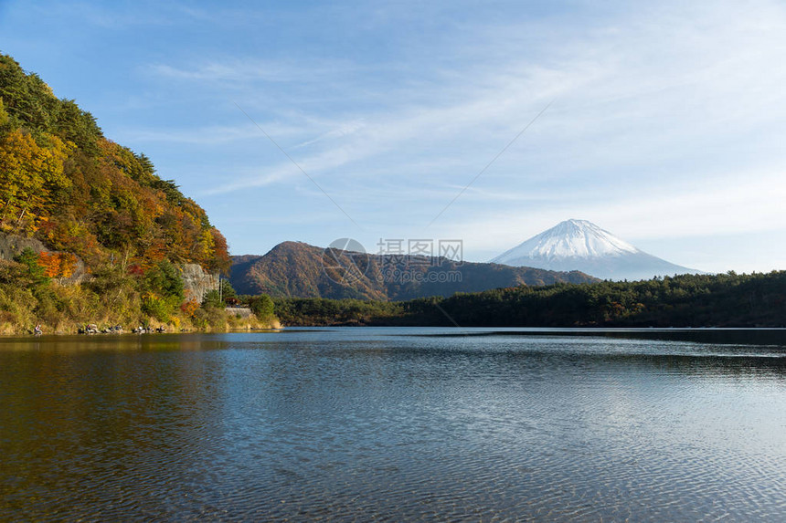 日本富士山和西湖图片