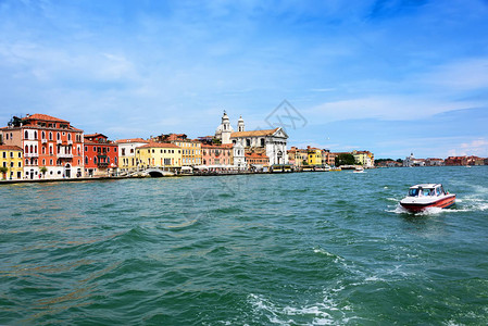 威尼斯的水道城市海岸线图片