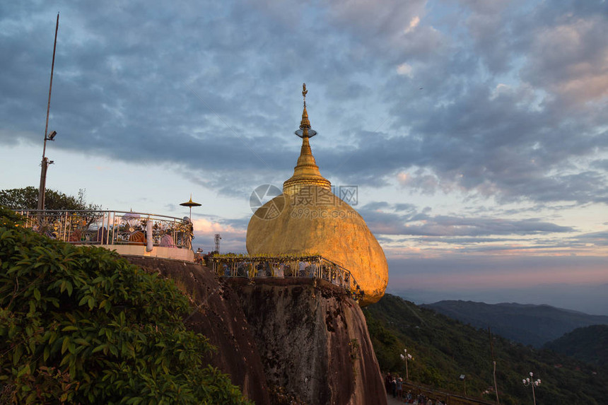 金岩是缅甸的主要佛教寺庙图片