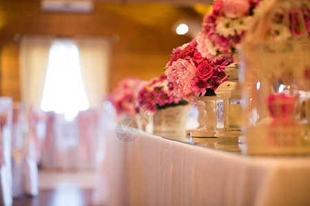 婚礼餐桌装饰近景图片