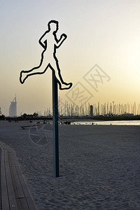 Jumeirah日落时迪拜Kite海滩图片