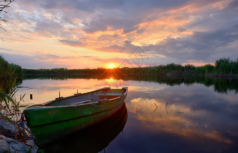 日落时多瑙河三图片