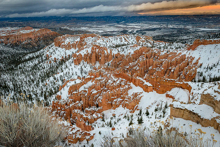 冬季BryceCanyon公园图片