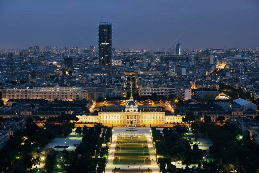 巴黎市天线屋顶的景色图片