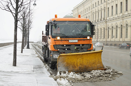 特运城清扫道路积雪背景