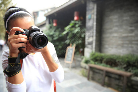 在Chengdu街上拍照的高清图片