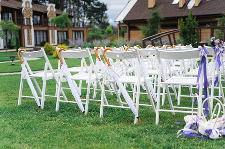婚礼仪式装饰椅子图片
