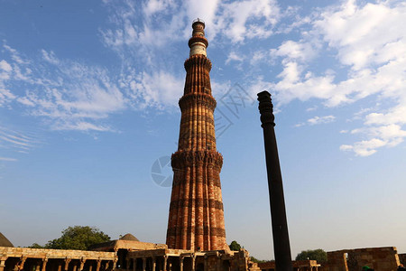 德里的铁柱因其存在1600年来几乎避免腐图片