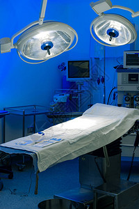 某医院手术室床位图片