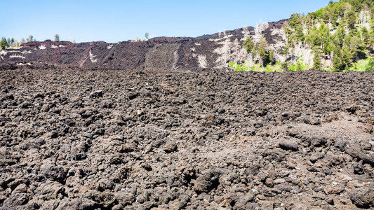 前往意大利西里埃特纳火山坡面图片