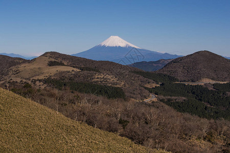 静冈县伊豆市冬季高山富士山景观图片